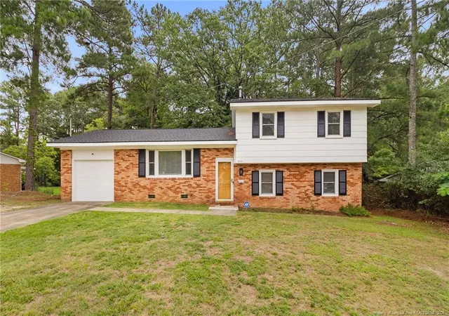 Photo 1 of Sale Pending at 3516 Cranbrook Dr, Fayetteville, NC 28301 | MLS# 766069 | Listing updated on 2026-08-24