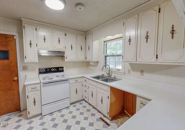 4th image of 2072 Edwin Robertson Rd, Roxboro, NC 27574 | MLS# 10183016