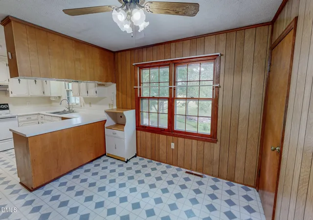 5th image of 2072 Edwin Robertson Rd, Roxboro, NC 27574 | MLS# 10183016