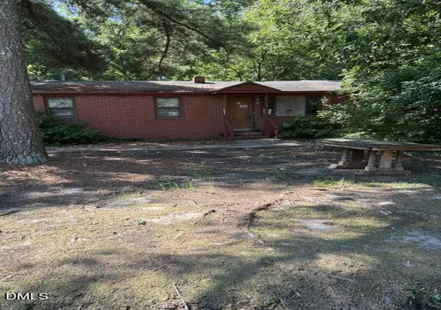 Photo 1 of Single family home for sale at 1013 Broadway St, Smithfield, NC 27577 | MLS# 10181016 | Listing updated on 2026-09-18