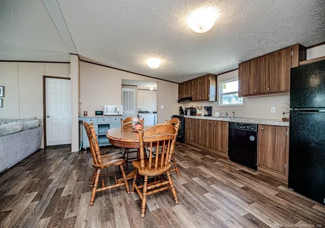 Photo 5 of Sale Pending at 211 Pine Oak, Cameron, NC 28326 | MLS# 766201 | Listing updated on 2026-08-22