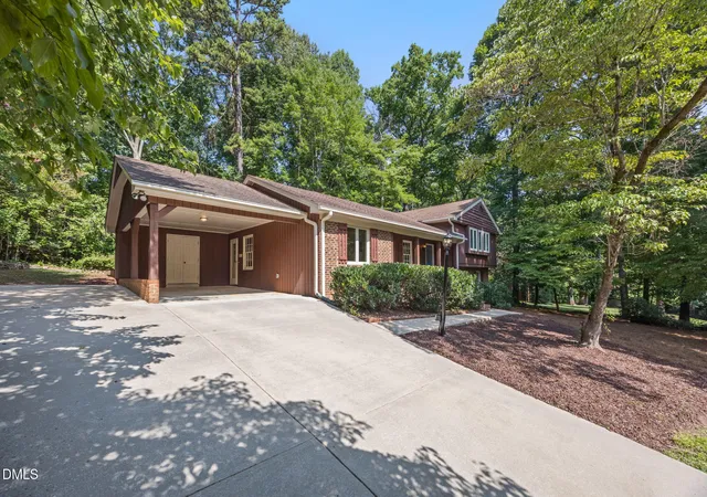 Photo 3 of Single family home for sale at 6813 Jean Dr, Raleigh, NC 27612 | MLS# 10181296 | Listing updated on 2026-10-06