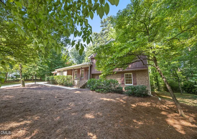 Photo 3 of Single family home for sale at 6813 Jean Dr, Raleigh, NC 27612 | MLS# 10181296 | Listing updated on 2026-10-06