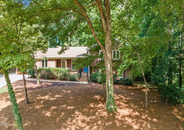 Photo 2 of Single family home for sale at 6813 Jean Dr, Raleigh, NC 27612 | MLS# 10181296 | Listing updated on 2026-10-06
