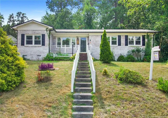 Photo 2 of Single family home for sale at 805 Shadowlawn Dr, Fayetteville, NC 28303 | MLS# 765501 | Listing updated on 2026-09-17