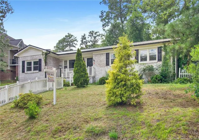 Photo 3 of Single family home for sale at 805 Shadowlawn Dr, Fayetteville, NC 28303 | MLS# 765501 | Listing updated on 2026-09-17
