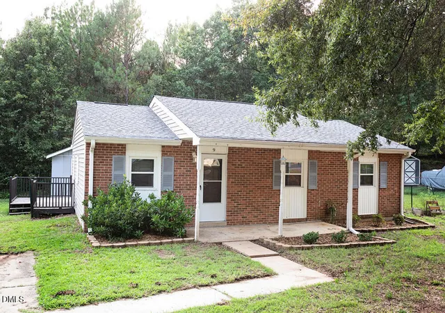 Photo 2 of Single family home for sale at 9 Plummer Pl, Durham, NC 27703 | MLS# 10183601 | Listing updated on 2026-08-30