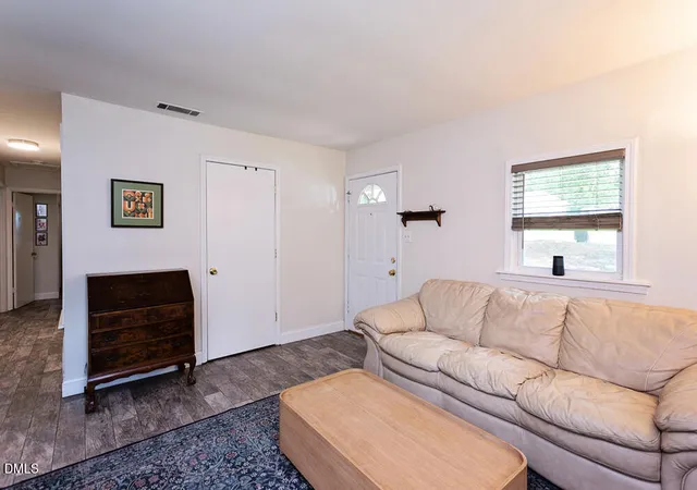 Photo 3 of Single family home for sale at 9 Plummer Pl, Durham, NC 27703 | MLS# 10183601 | Listing updated on 2026-08-30