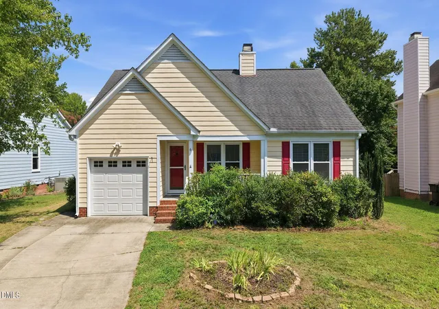 Photo 2 of Sale Pending at 6 Rattan Bay Ct, Durham, NC 27713 | MLS# 10180963 | Listing updated on 2026-08-28