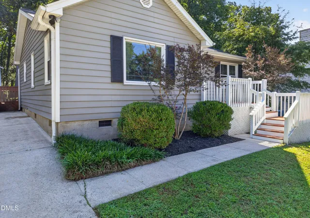 Photo 3 of Single family home for sale at 1713 Valley Run, Durham, NC 27707 | MLS# 10183831 | Listing updated on 2026-09-15
