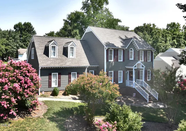 Photo 2 of Single family home for sale at 1 Timbercreek Ct, Durham, NC 27712 | MLS# 10181331 | Listing updated on 2026-09-13