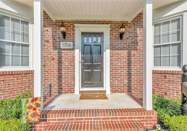Photo 4 of Sale Pending at 1706 N Chestnut St, Lumberton, NC 28358 | MLS# 766224 | Listing updated on 2026-09-09