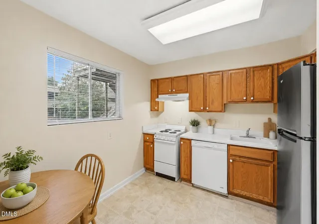 Photo 5 of Condo for sale at 4 Shepherd Ln #Bldg C, Chapel Hill, NC 27514 | MLS# 10181042 | Listing updated on 2026-09-01