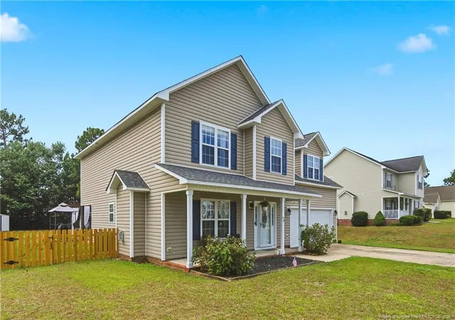Photo 3 of Single family home for sale at 40 Dover Ct E, Sanford, NC 27332 | MLS# 766019 | Listing updated on 2026-09-03