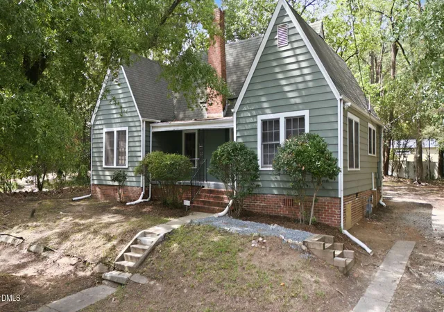 Photo 1 of Single family home for sale at 820 W Knox St, Durham, NC 27701 | MLS# 10181861 | Listing updated on 2026-09-08
