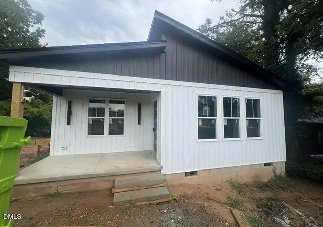 Photo 2 of Single family home for sale at 252 E Front St, Clayton, NC 27520 | MLS# 10189579 | Listing updated on 2026-08-29