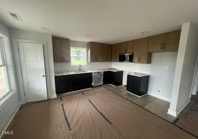 Photo 4 of Single family home for sale at 252 E Front St, Clayton, NC 27520 | MLS# 10189579 | Listing updated on 2026-08-29