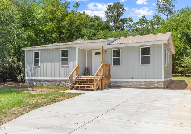 Photo 2 of Single family home for sale at 644 Moores Chapel Rd, Lillington, NC 27546 | MLS# 10182086 | Listing updated on 2026-09-16