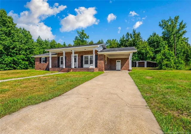 Photo 3 of Sale Pending at 7401 Paxton Dr, Fayetteville, NC 28303 | MLS# 766266 | Listing updated on 2026-10-02