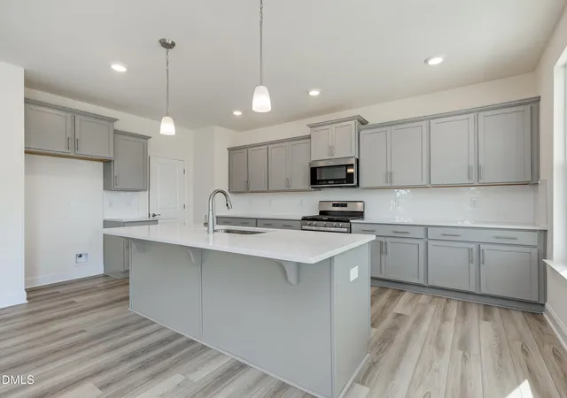 Photo 4 of Single family home for sale at 548 Hipwood Dr, Zebulon, NC 27597 | MLS# 10181108 | Listing updated on 2026-09-02