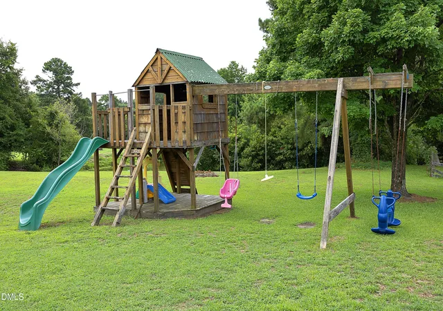 33rd image of 211 Sherman Lakes Dr, Fuquay Varina, NC 27526 | MLS# 10181116