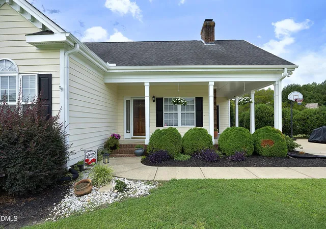 3rd image of 211 Sherman Lakes Dr, Fuquay Varina, NC 27526 | MLS# 10181116