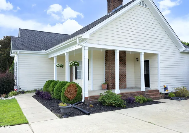 4th image of 211 Sherman Lakes Dr, Fuquay Varina, NC 27526 | MLS# 10181116