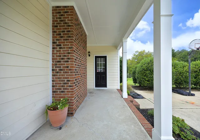 5th image of 211 Sherman Lakes Dr, Fuquay Varina, NC 27526 | MLS# 10181116