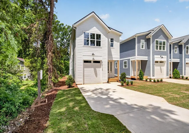 Photo 1 of Sale Pending at 518 1/2 Heather Dr, Raleigh, NC 27606 | MLS# 10181314 | Listing updated on 2026-08-25
