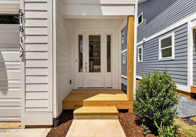 Photo 2 of Sale Pending at 518 1/2 Heather Dr, Raleigh, NC 27606 | MLS# 10181314 | Listing updated on 2026-08-25