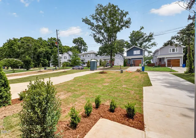 Photo 3 of Sale Pending at 518 1/2 Heather Dr, Raleigh, NC 27606 | MLS# 10181314 | Listing updated on 2026-08-25