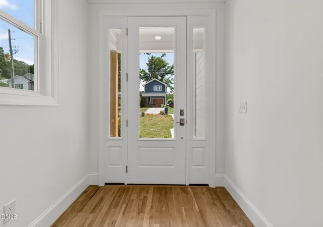 Photo 3 of Sale Pending at 518 1/2 Heather Dr, Raleigh, NC 27606 | MLS# 10181314 | Listing updated on 2026-08-25