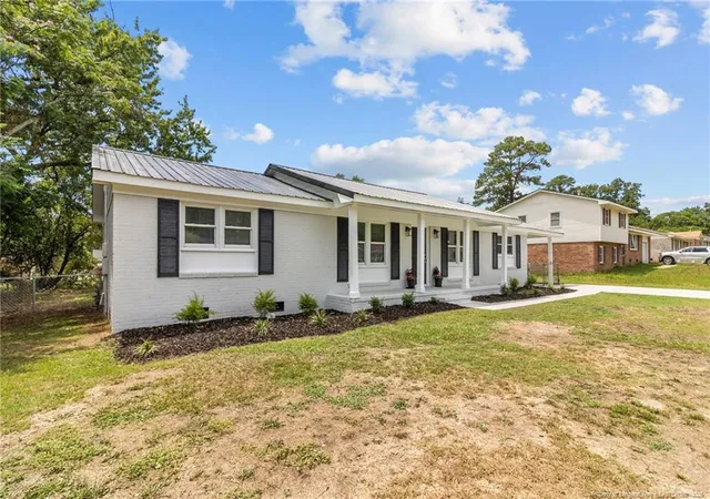 Photo 3 of Sale Pending at 1606 Grandview Dr, Fayetteville, NC 28314 | MLS# 766278 | Listing updated on 2026-08-19