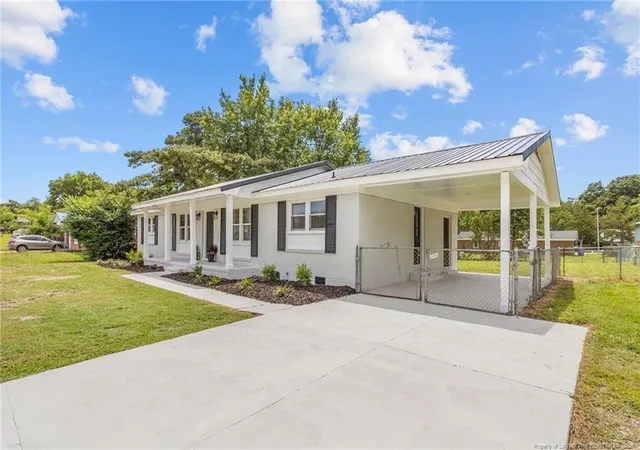 Photo 3 of Sale Pending at 1606 Grandview Dr, Fayetteville, NC 28314 | MLS# 766278 | Listing updated on 2026-08-19