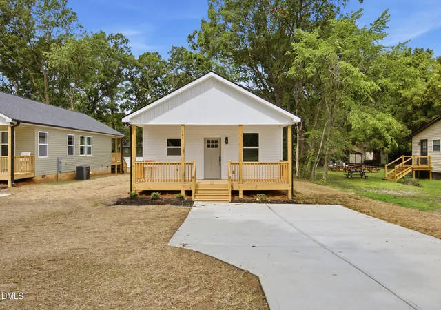 Photo 1 of Single family home for sale at 461 New York Ave, Burlington, NC 27215 | MLS# 10181145 | Listing updated on 2026-09-09