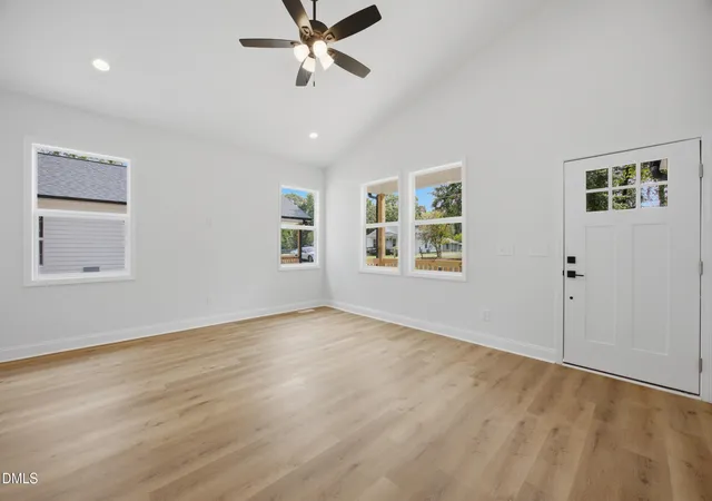 Photo 4 of Single family home for sale at 465 New York Ave, Burlington, NC 27215 | MLS# 10181144 | Listing updated on 2026-09-09