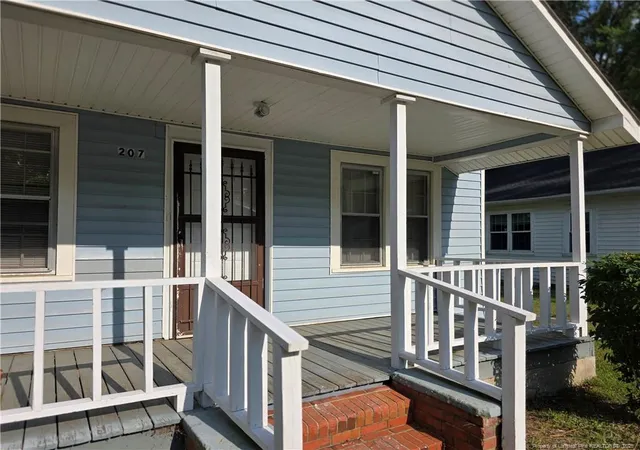 Photo 3 of Single family home for sale at 207 Triangle Pl, Fayetteville, NC 28312 | MLS# 766040 | Listing updated on 2026-07-20