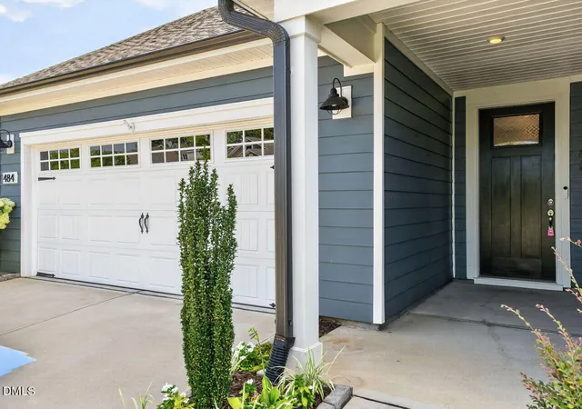 Photo 3 of Single family home for sale at 484 Steeplechase Blvd, Clayton, NC 27520 | MLS# 10181462 | Listing updated on 2026-09-18