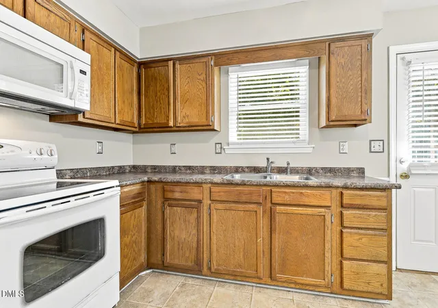 Photo 3 of Sale Pending at 2606 Kingdom Way, Durham, NC 27704 | MLS# 10185652 | Listing updated on 2026-08-16