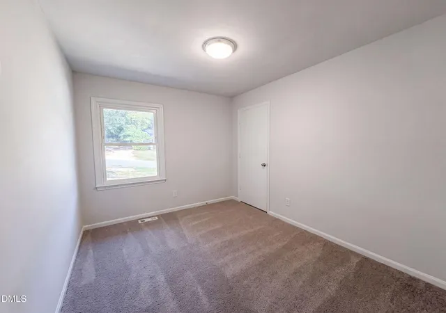 Photo 3 of Single family home for sale at 5314 Westminster Dr, Fayetteville, NC 28311 | MLS# 10181197 | Listing updated on 2026-09-23