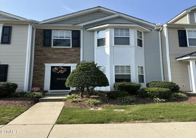 Photo 3 of Townhouse for sale at 1725 Tw Alexander Dr #1204, Durham, NC 27703 | MLS# 10181207 | Listing updated on 2026-09-15