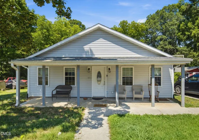 Photo 1 of Single family home for sale at 401 S Ireland St, Burlington, NC 27217 | MLS# 10181211 | Listing updated on 2026-09-10