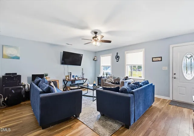Photo 3 of Single family home for sale at 401 S Ireland St, Burlington, NC 27217 | MLS# 10181211 | Listing updated on 2026-09-10