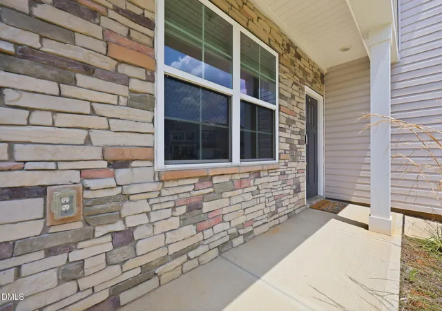 Photo 3 of Single family home for sale at 1420 Carisbrooke Dr, Mebane, NC 27302 | MLS# 10181273 | Listing updated on 2026-10-18