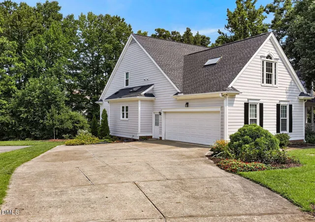 Photo 3 of Sale Pending at 2418 Bristers Spring Way, Apex, NC 27523 | MLS# 10183355 | Listing updated on 2026-08-23