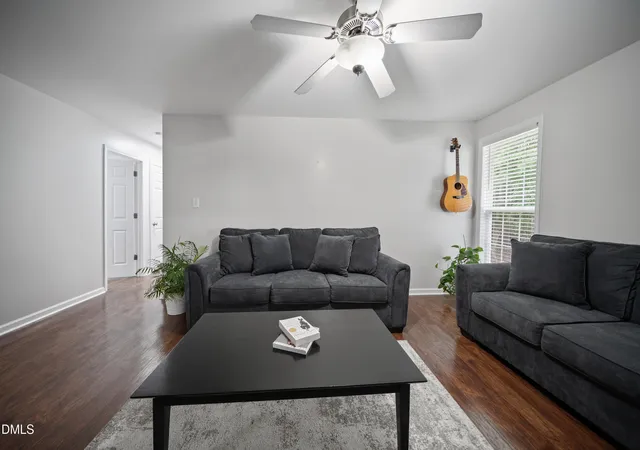 Photo 3 of Sale Pending at 909 Amber Acres Ln, Knightdale, NC 27545 | MLS# 10181446 | Listing updated on 2026-08-03
