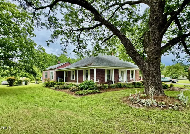 Photo 2 of Single family home for sale at 410 High St, Norlina, NC 27563 | MLS# 10181249 | Listing updated on 2026-09-01