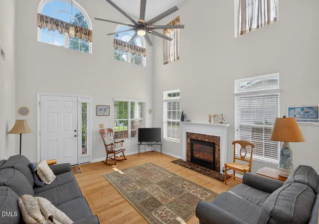 2nd image of 412 Sunland Dr Dr, Mebane, NC 27302 | MLS# 10183824