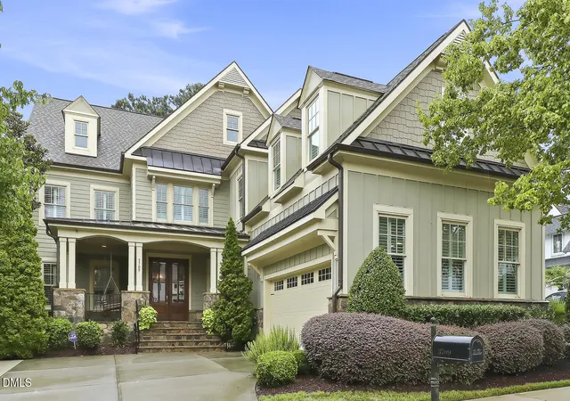 Photo 2 of Single family home for sale at 3709 Rolston Dr, Raleigh, NC 27609 | MLS# 10182183 | Listing updated on 2026-09-07