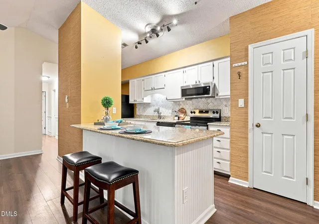 Photo 3 of Sale Pending at 1300 Park Glen Dr #302, Raleigh, NC 27610 | MLS# 10182381 | Listing updated on 2026-09-29